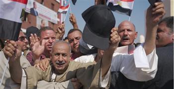 الرئيس السيسي يصل محافظة بني سويف ويلتقي أهالي القرية.. صور