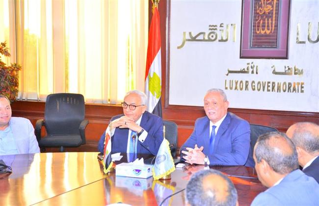 وزير التعليم ومحافظ الأقصر يعقدان اجتماعا مع قيادات الوزارة استعدادا للعام الدراسي الجديد