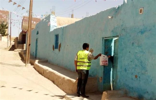 توزيع طن لحوم مجانًا على الأسر المستحقة بـ 8 قرى بمركز إدفو بأسوان