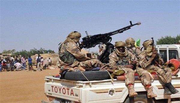 متمردو الطوارق في مالي يعلنون سيطرتهم على مزيد من القواعد العسكرية
