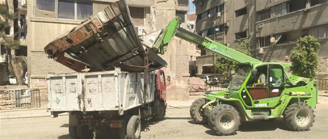 الجيزة ترفع الإشغالات والتعديات في محيط محطات مترو الخط الثالث الجديدة 