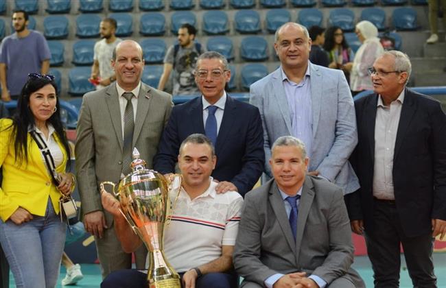 رئيس جامعة أسيوط يهنئ وزير الشباب والرياضة بفوز منتخب مصر للكرة الطائرة ببطولة الأمم الإفريقية