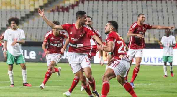 الأهلي يستهل مشواره في الدوري بفوز كبير على المصري 4-0