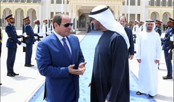  الرئيس السيسى يعود إلى أرض الوطن بعد لقاء محمد بن زايد فى الإمارات