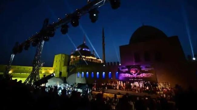 المنشدان ياسين التهامي وأحمد العمري في "القلعة" الـ31