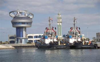   ميناء دمياط يستقبل 6 سفن ويغادر 13 والموجود 32 سفينة