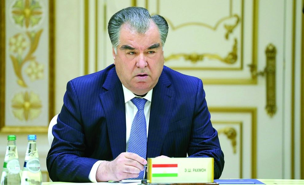 رئيس طاجيكستان يؤكد أهمية إيجاد حل لمشكلة تمويل التنمية