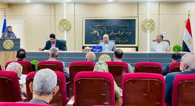 محافظ السويس يوجه بتكثيف ندوات التوعية بأهمية القضية السكانية 