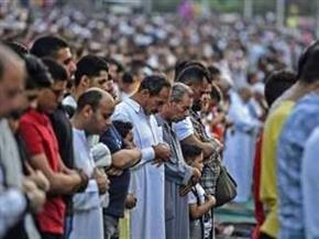 هل يأثم من ترك صلاة الجماعة في المسجد؟