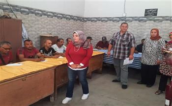   "الشريف": محو أمية 68 من عمال المحافظة تنفيذا لمبادرة "دواوين حكومية بلا أمية"