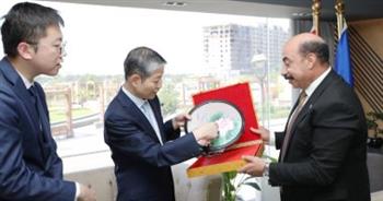   محافظ أسوان يبحث مع سفير الصين سبل تعزيز التعاون بالمجالات المختلفة