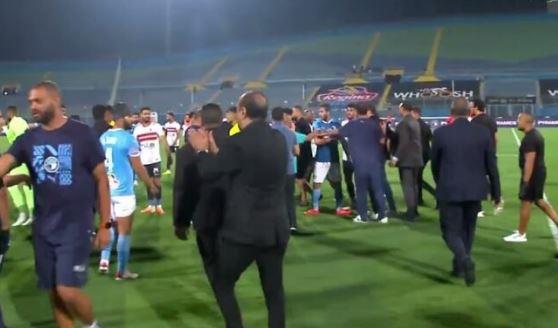 تفاصيل المشادة بين جهاز الزمالك وبيراميدز عقب المباراة