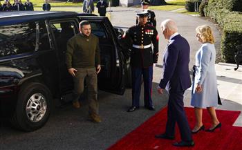   "زيلينسكي" يصل إلى واشنطن لإجراء محادثات بشأن تأمين المزيد من الأسلحة الأمريكية