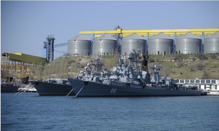 تعرض مقر قيادة أسطول البحر الأسود في "سيفاستوبول" لقصف صاروخي