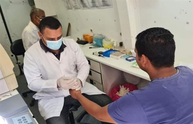 الكشف على 1251 مواطنًا خلال قافلة طبية مجانية بالتحرير
