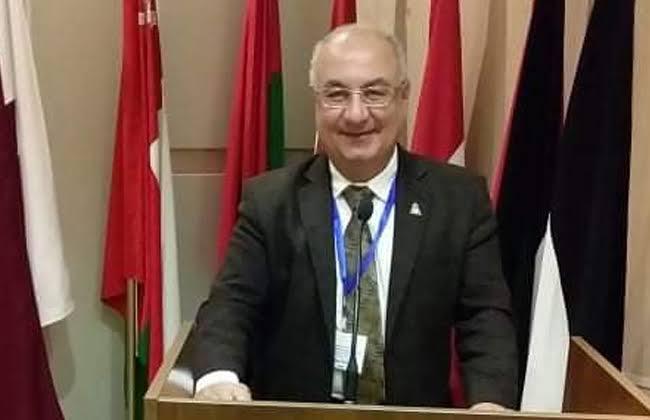 البحث العلمي تهنئ بهاء درويش لانتخابه نائبا لرئيس اللجنة الدولية لأخلاقيات البيولوجيا 