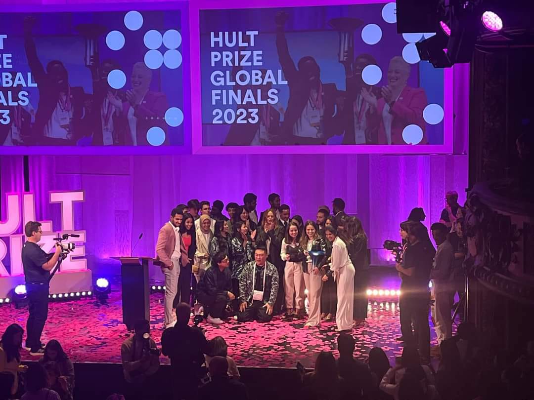 فريق جامعة الإسكندرية (EFFCT) يفوز بالجائزة الثانية في مسابقة Hult Prize الدولية