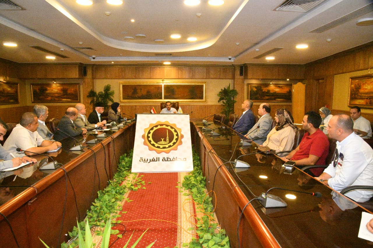 محافظ الغربية يشدد على تكثيف حملات الرقابة على الأسواق