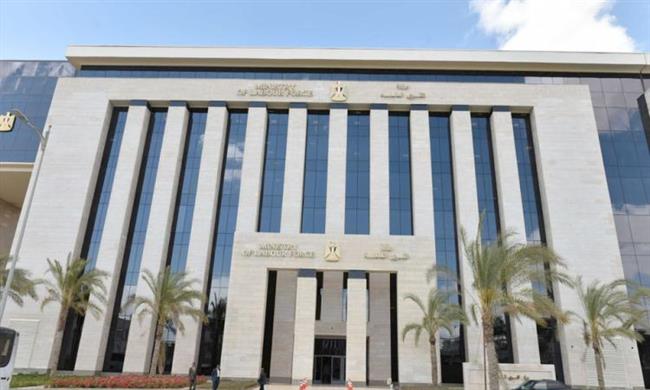 وزارة العمل: ملتقى توظيف لشباب الشرقية يوفر 1323 فرصة عمل في 30 منشأة صناعية.. غدا الإثنين