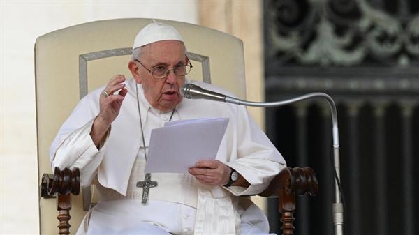 بابا الفاتيكان يطالب بتزويد أوكرانيا بالأسلحة
