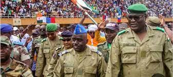 لحظة تاريخية .. المجلس العسكري في النيجر يعلق على خروج القوات الفرنسية من البلاد