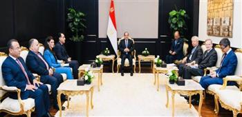 الرئيس السيسي يستقبل رئيس مجلس إدارة البنك الآسيوي بشرم الشيخ