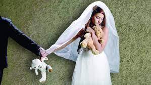   "زواج القاصرات"  قتل للطفولة وانتهاك للدين و جرأه على القوانين