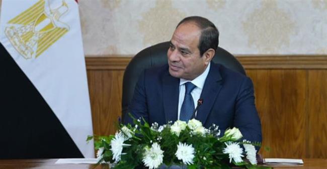 السيسي يستمع لشرح رئيس جامعة الإسكندرية عن ربط البحث العلمى بالصناعة