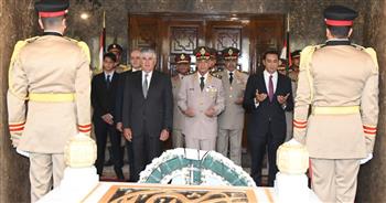  الرئيس السيسى ينيب وزير الدفاع للمشاركة فى إحياء الذكرى السنوية لرحيل الزعيم جمال عبد الناصر