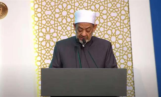شيخ الأزهر يفند شبهات من يدعي أن الإسلام دين محلي وأن غير العربي لا تتوجه إليه دعوة
