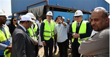 محافظ قنا و المدير الإقليمى للبنك الدولى يتفقدان مشروعات برنامج التنمية المحلية بصعيد مصر