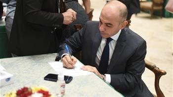 أمين سر دفاع النواب: الرئيس السيسي نجح في قيادة الوطن وسط منطقة تعج بالصراعات