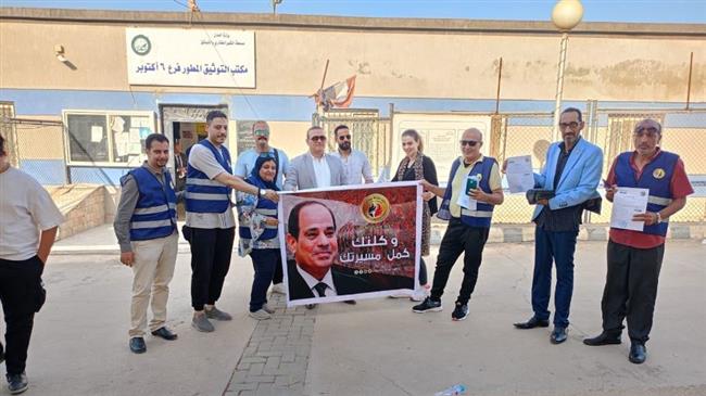حماة الوطن بالجيزة تواصل حملة "وكلتك.. كمل مسيرتك" لجمع  توكيلات دعم وتأييد الرئيس السيسى 