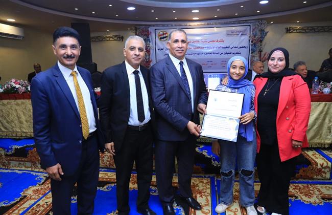 احتفالية تكريم المتفوقين.. نقيب المحامين: عبور الأزمات منحة من الله للرد على المشككين 
