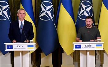   زيلينسكي يبحث القضايا الدفاعية مع أمين عام الناتو في كييف