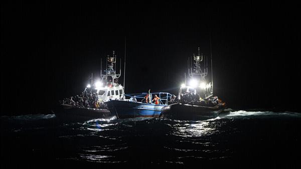 إيطاليا تطالب سفن الإنقاذ بنقل المهاجرين للدول التي ترفع علمها