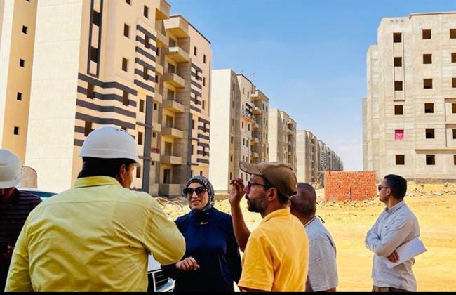 وزير الإسكان يتابع موقف تنفيذ وحدات "سكن كل المصريين" بالسويس الجديدة