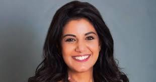 المطربة ياسمين على تكشف حقيقة وضع ختم إسرائيل على جواز سفرها