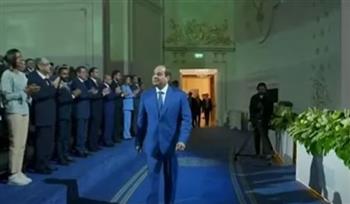   شاهد| الرئيس السيسي يصل لـ افتتاح مؤتمر "حكاية وطن"