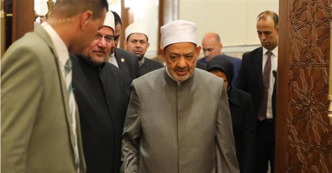 شيخ الأزهر يتفقد مسجد السيدة نفيسة بعد الانتهاء من أعمال التجديدات 