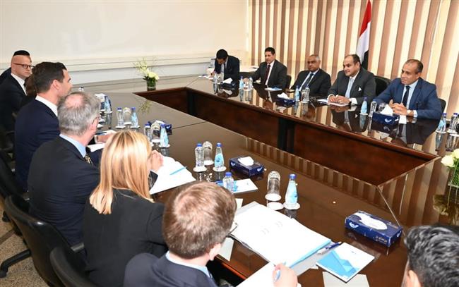 "سمير" يبحث مع نظيره السويدي سبل تعزيز التعاون المشترك في مجالات التجارة والصناعة