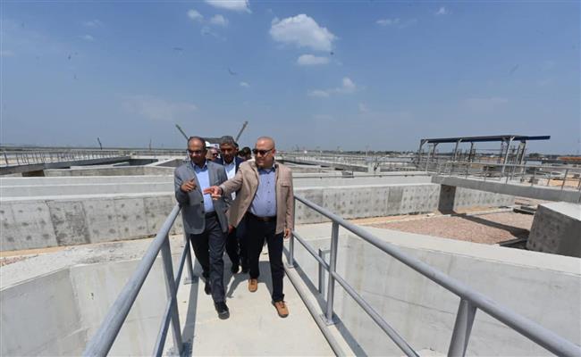 وزير الإسكان يختتم زيارته للإسكندرية بتفقد مشروع محطة معالجة صرف العامرية