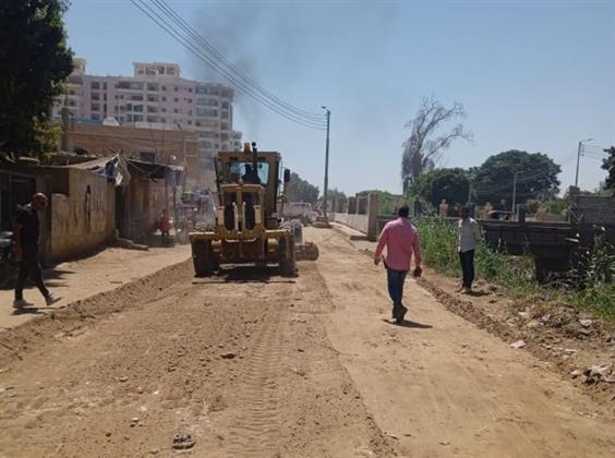 محافظ أسيوط: رفع 450 طن مخلفات وتمهيد طرق بـ4 مراكز خلال يوم واحد