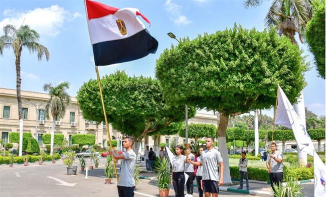 جامعة القاهرة تتسلم شعلة أسبوع شباب الجامعات