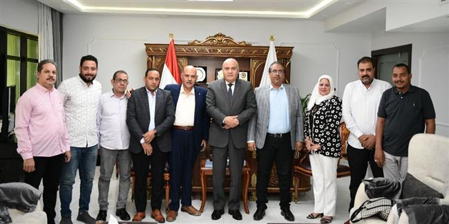 محافظ قنا يلتقى مجلس إدارة الغرفة التجارية الجديد