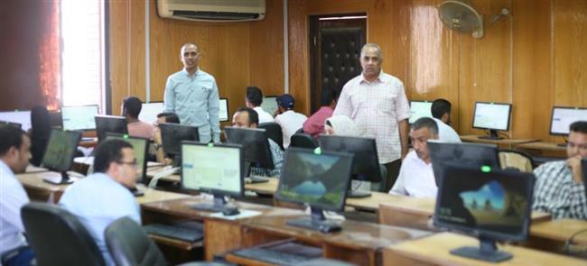 127 باحث يؤدون اختبارات التحول الرقمي بجامعة جنوب الوادي