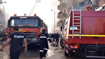   3 سيارات إطفاء تواجه نيران شقة بفيصل