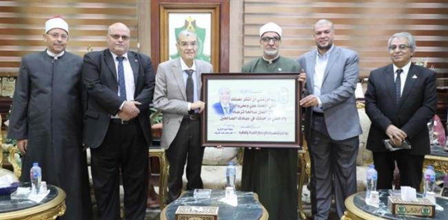 محافظ المنيا: نسعي لتعزيز التواصل مع كل فئات وأطياف المجتمع 