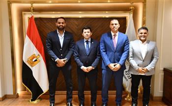 وزير الرياضة يكرم منظمي بطولة العالم للكرة الطائرة الشاطئية بالعلمين