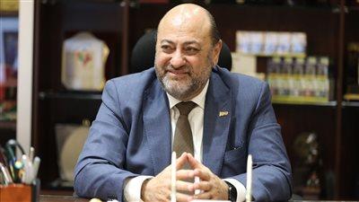 وزير قطاع الأعمال العام يتفقد أعمال تطوير شركة دمياط للغزل والنسيج